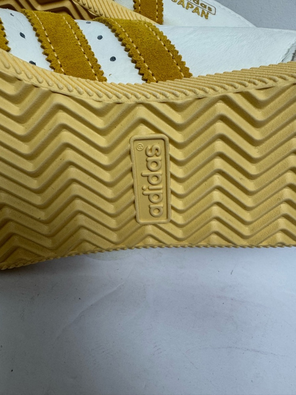 Adidas Originals Japan Women’s Sneaker in Cream and Yellow Size 9 NEW - Picture 14 of 16